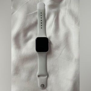 Apple Watch series SE.